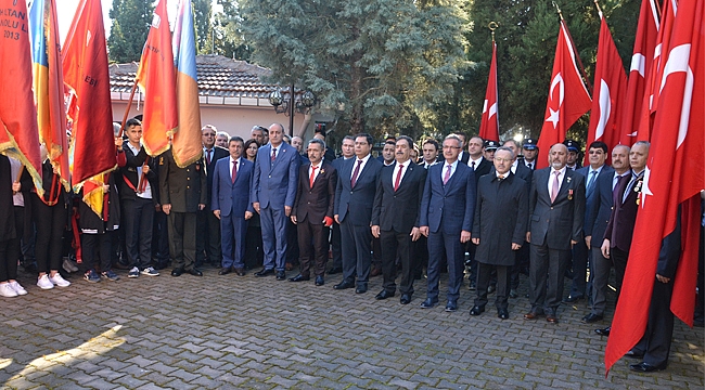 Çanakkale şehitleri resmi törenle anıldı