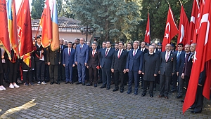 Çanakkale şehitleri resmi törenle anıldı