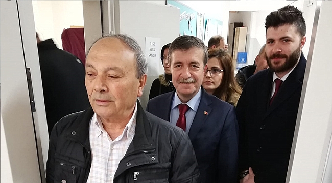 Dursun sırasını bekledi, oyunu kullandı!