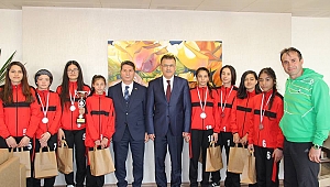 Kaymakam Gözen ödüllendirdi