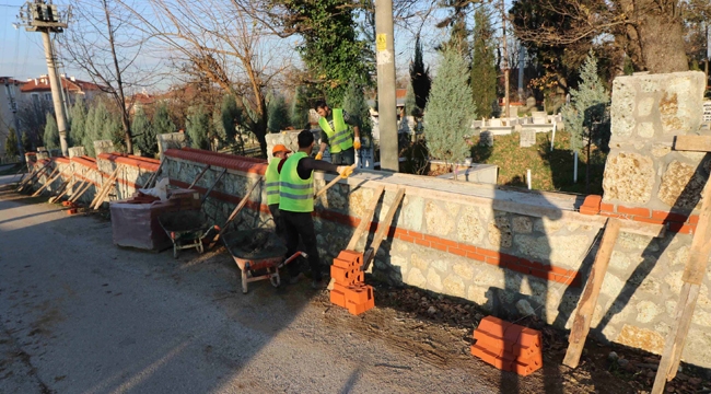 Mezarlıklara 14 bin metre taş duvar inşa edildi