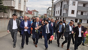 Muzaffer Bıyık'tan sevgi yürüyüşü