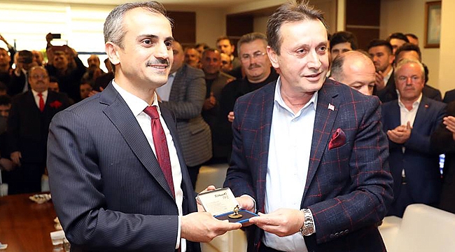 Çayırova'da devir teslim töreni yapıldı
