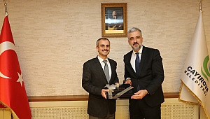 Eryarsoy ve Çakır, Çiftçi'yi ziyaret etti