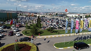 Fuar otoparkında sinema keyfi