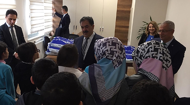 Gebze Kaymakamlığı'ndan öğrencilere yardım
