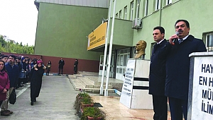 Güler ve Doğan, bayrak törenine katıldı