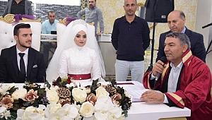 Hamza Şayir ilk nikahını kıydı