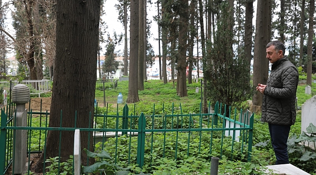 İlk ziyaret babasının mezarına