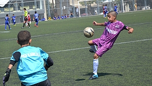 Miniklerin futbol coşkusu