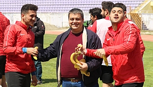 Sarıl’dan muz ikramı