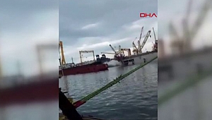 Tuzla'da bir tersanede vinç denize devrildi
