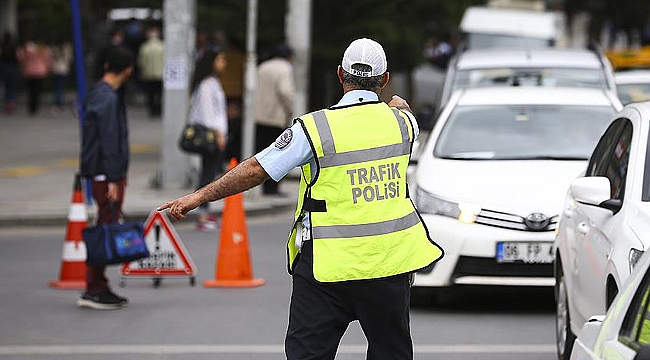 Bayramda 185 bin trafik personeli yollarda olacak