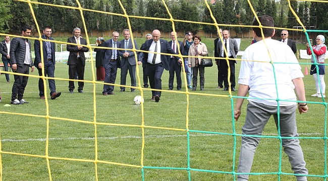 Bıyık, özel sporcular ile stres attı!