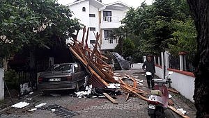 Çatılar uçtu, ağaçlar devrildi