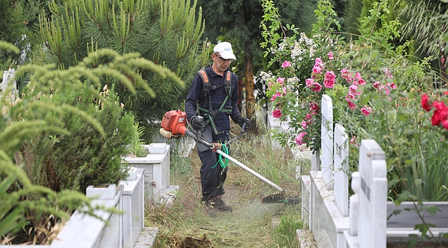 Çayırova mezarlıklarında bayram hazırlığı