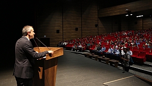 Çiftçi, gençlere cep telefonu numarasını verdi