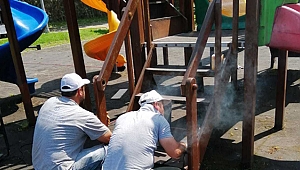 Çocuk oyun gruplarının bakımı yapılıyor