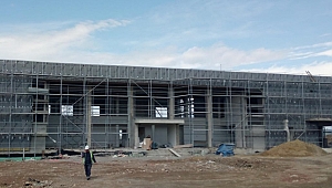 Dilovası Yüzme Havuzu’nun dış cephesi şekillendi