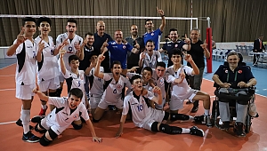 Erkekler İstanbul BBSK, Kızlarda Vakıfbank