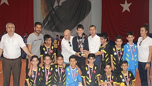 Futsalda şampiyon Çayırova Atatürk