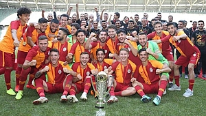 Galatasaray, Kocaeli’nde ‘Süper Kupa’ kaldırdı
