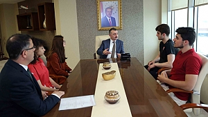 "Güzel vatanımız gençlerin elinde yükselecek"