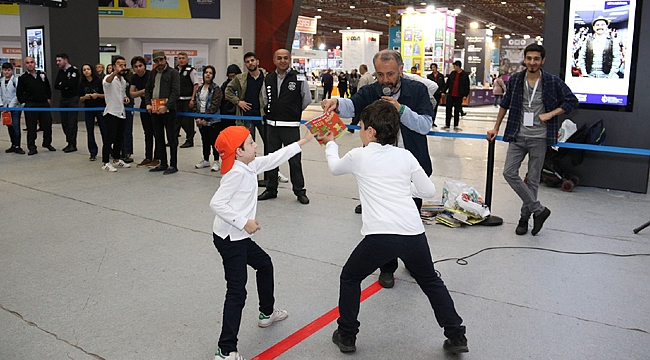 Mendil değil kitapları kaptılar
