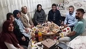 Şayir, iftarını şehit ailesiyle açtı