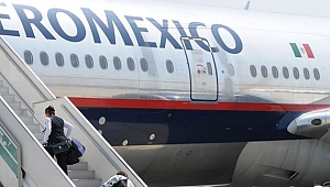 Uçağa geç kaldı, istifa etti