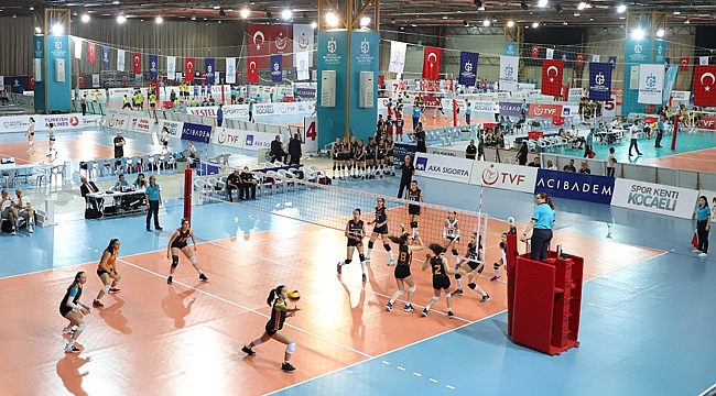 Voleybol Festivali’nde sıra küçüklerin