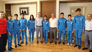 Çiftçi, boksörleri bağrına bastı