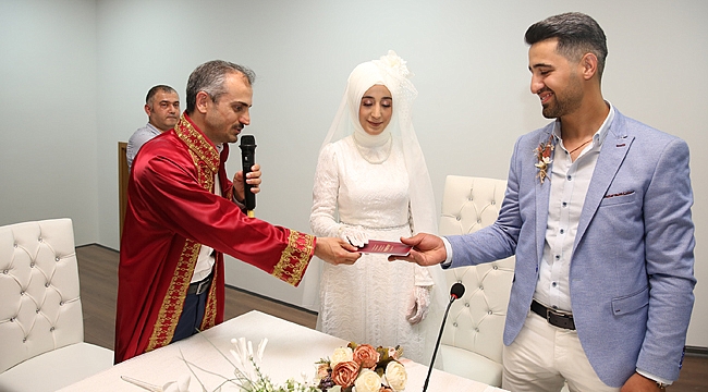 Çiftçi, ömür boyu mutluluklar diledi