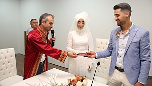 Çiftçi, ömür boyu mutluluklar diledi