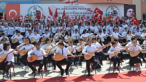 Darıca’da karneleri Vali Aksoy dağıttı