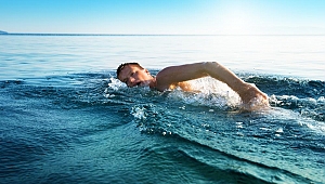 Deniz suyu altında gözlerinizi açmayın!