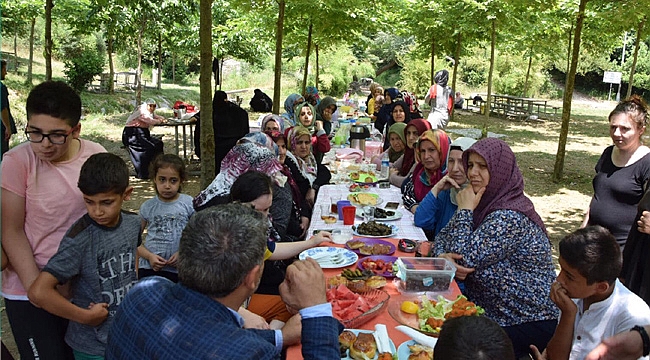 Hamza Şayir, annelerle buluştu