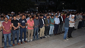 Mursi için gıyabi cenaze namazı kıldılar