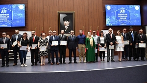 33 okuldan 77 eğitimciye başarı belgesi