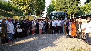 AK Kadınlar Düzce’de, selzedeleri ziyaret etti