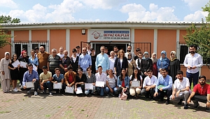 Beyaz Kalpler’de mezuniyet sevinci