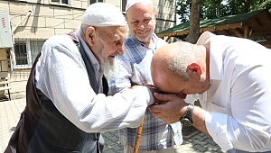 Bıyık, vatandaşlarla iç içe