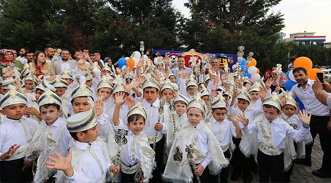 Çayırova'da muhteşem sünnet şöleni