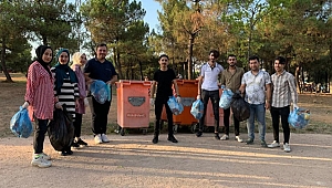 Çayırovalı gençlerden temizlik çalışması