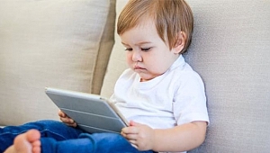 Çocuklarınızı 3 yaşından önce ekranlarla tanıştırmayın