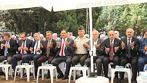 Gebze protokolü şehitliğe akın etti