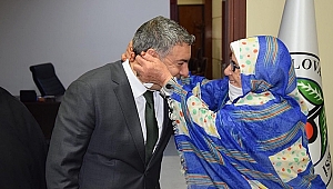 Hamza Şayir vatandaşlarla iç içe