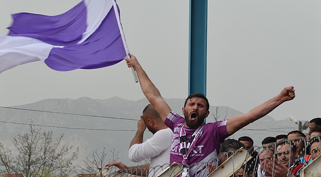 İrfan Kaya tribünleri bıraktı