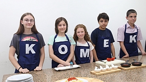 Kim Korkar Sökükten, Yemek Pişirmekten