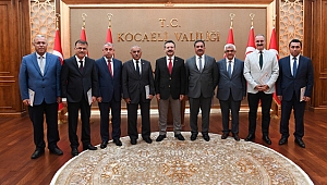 Vali Aksoy’dan kaymakamlara başarı belgesi